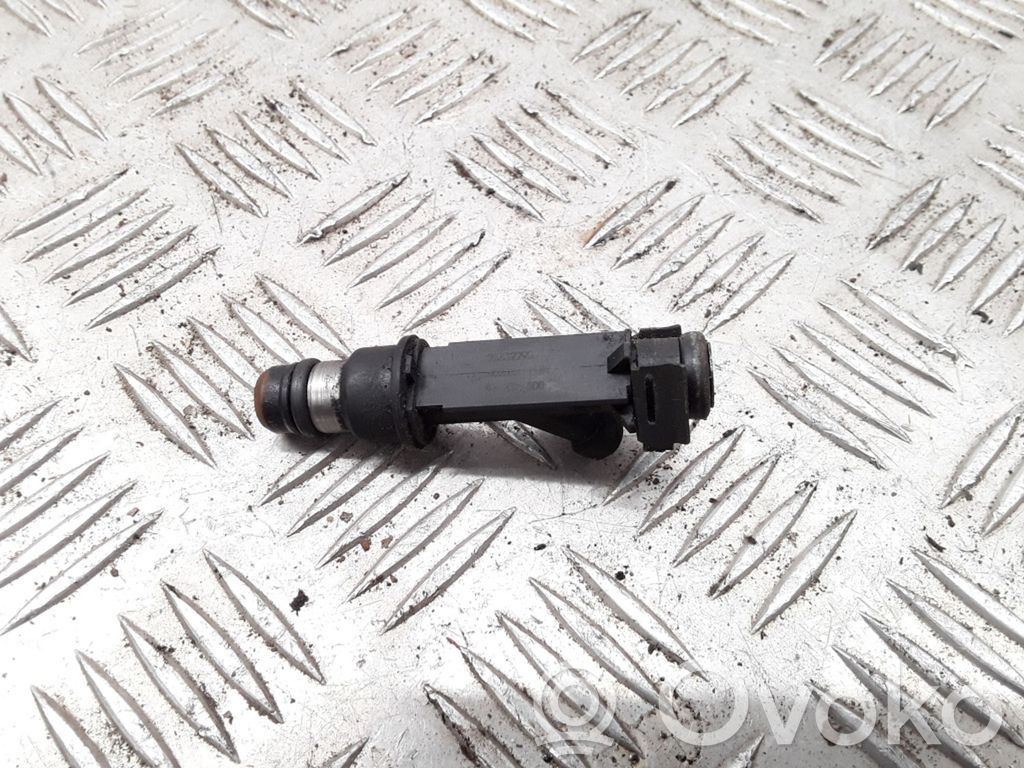 Suzuki Forenza Fuel injector 
