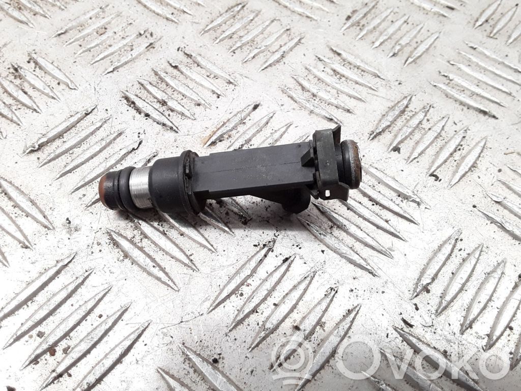 Suzuki Forenza Fuel injector 