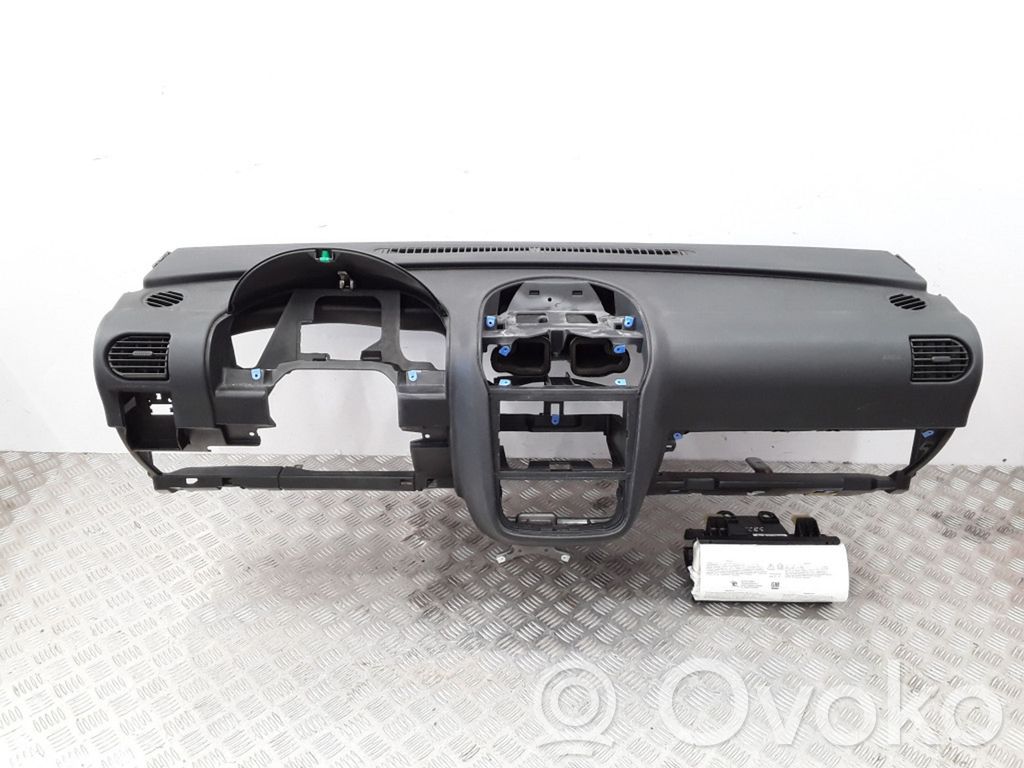 Opel Corsa C Panelė 