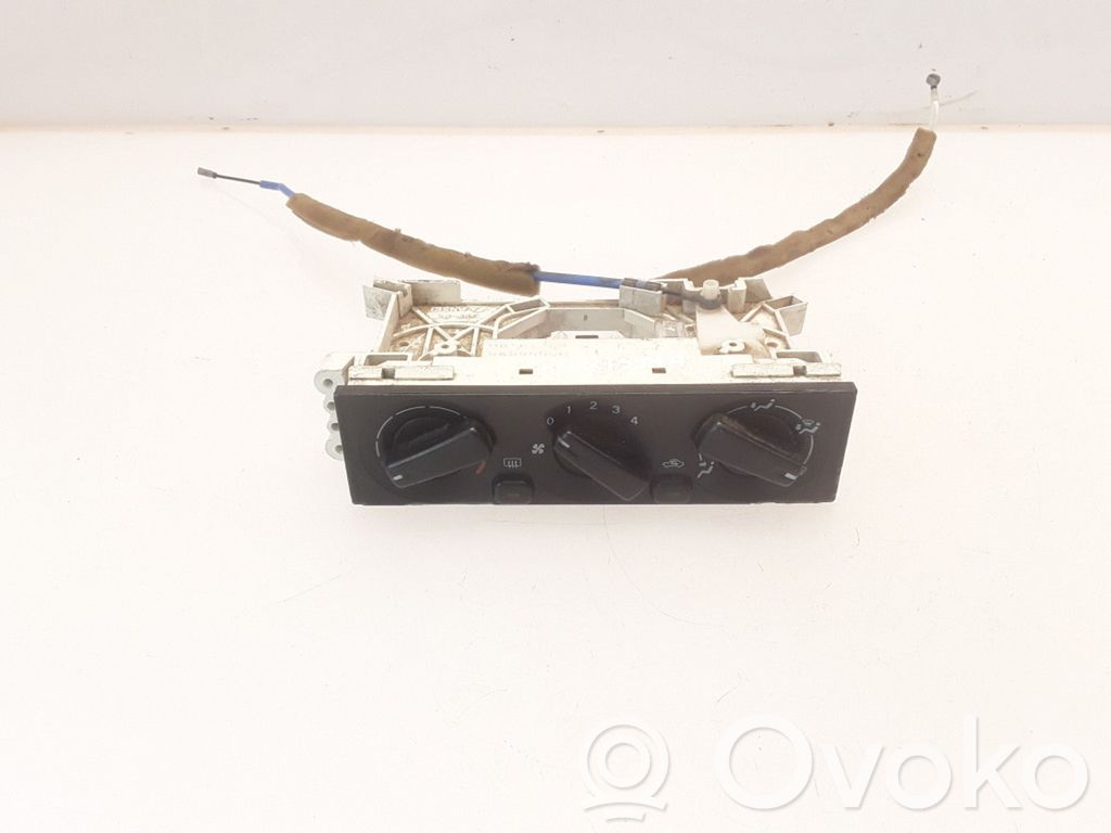 Mitsubishi Carisma Climate control unit 