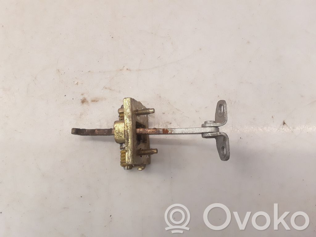 Opel Omega B1 Etuoven pidätin 