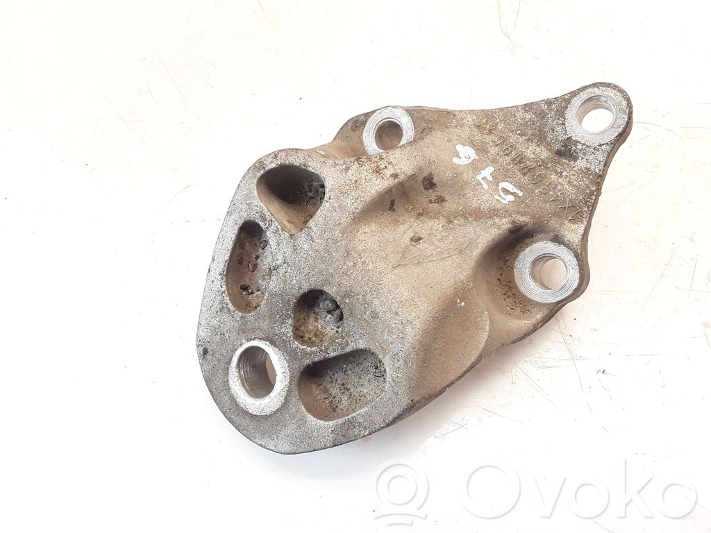 Jaguar X-Type Engine mounting bracket 