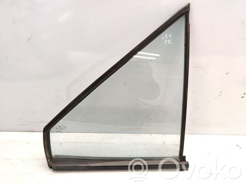 Volkswagen Polo II 86C 2F Front triangle window/glass 