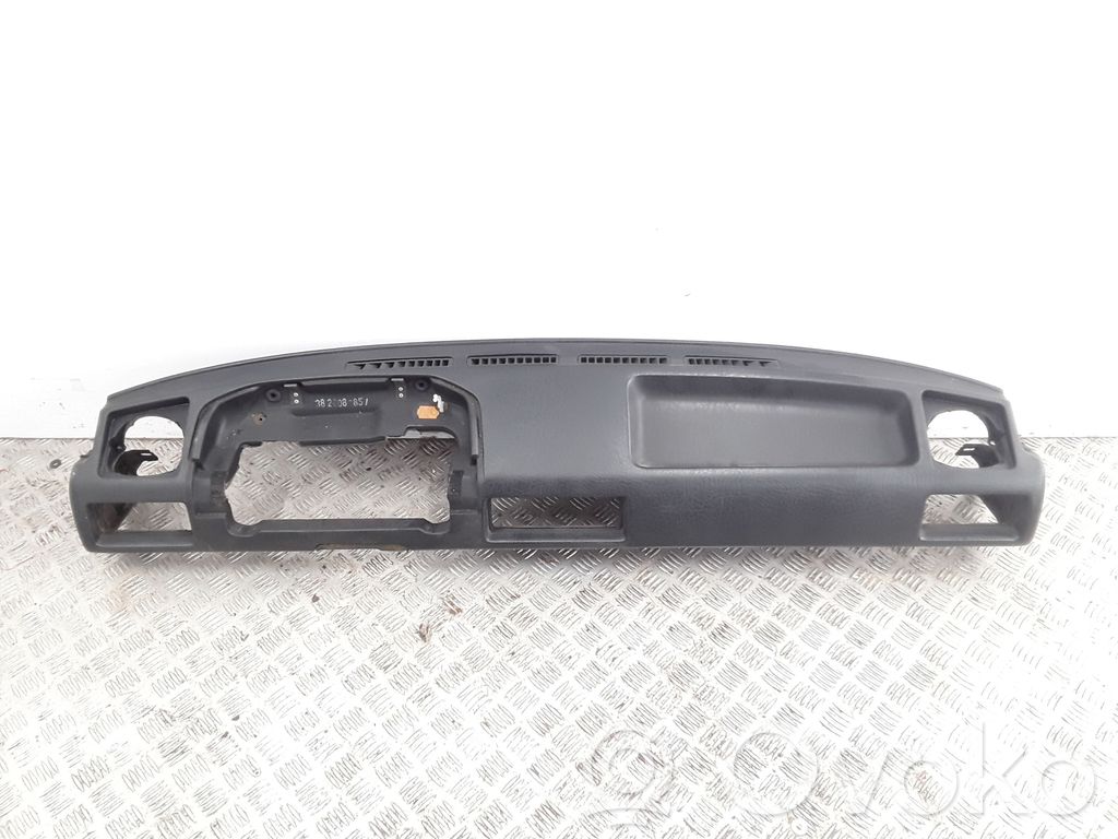 Audi 80 90 B2 Dashboard 