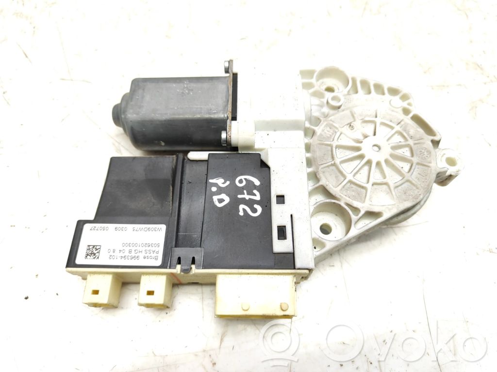 Citroen C5 Front door window regulator motor 