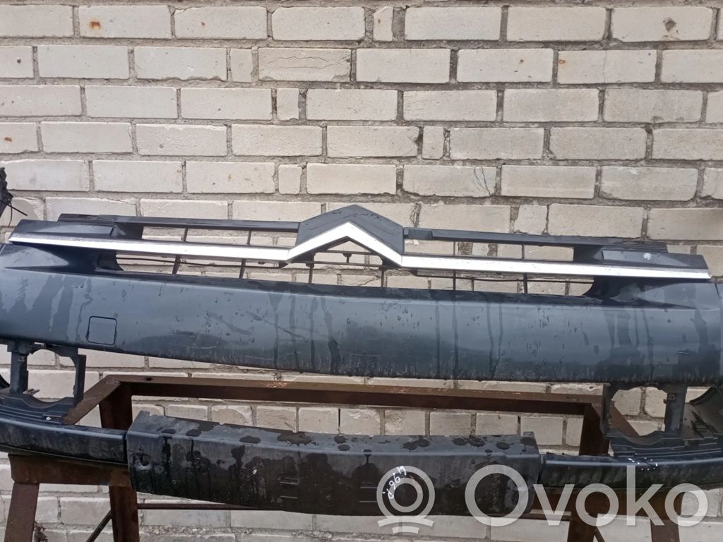 Citroen C6 Parachoques delantero 