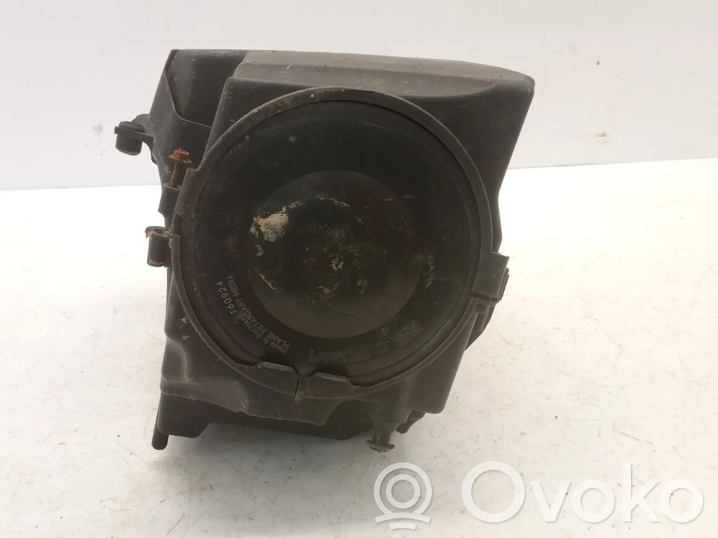 Ford Focus Air filter box 
