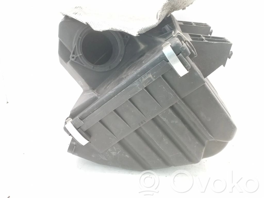 Audi A4 S4 B5 8D Luftfilterkasten 