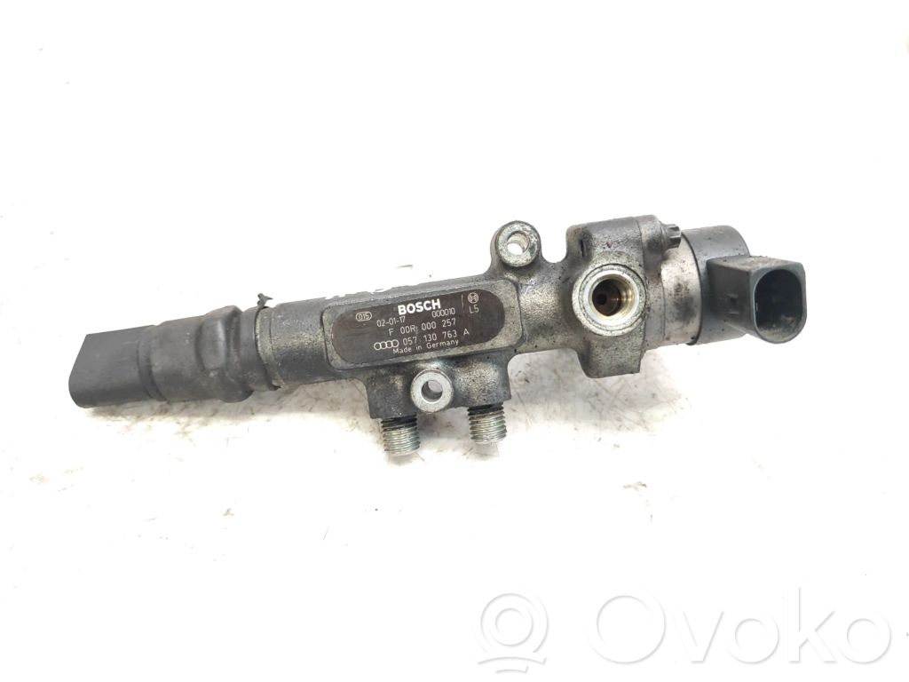 Audi A8 S8 D2 4D Polttoainepääputki 