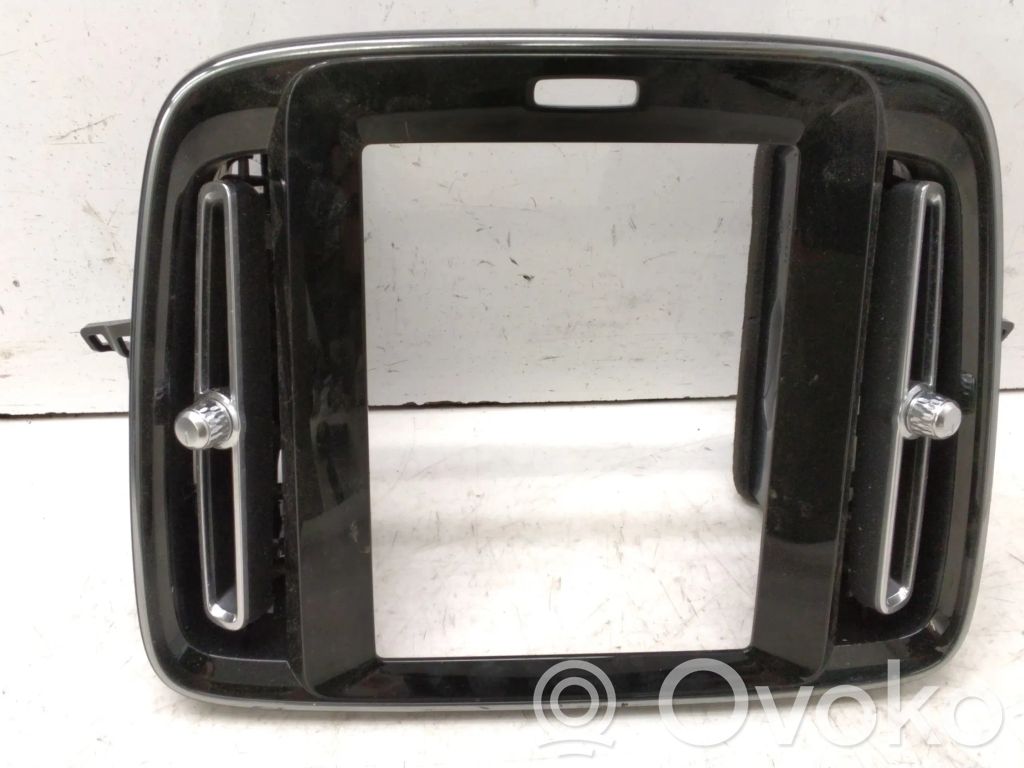 Volvo XC40 Grilă ventilație centrală 
