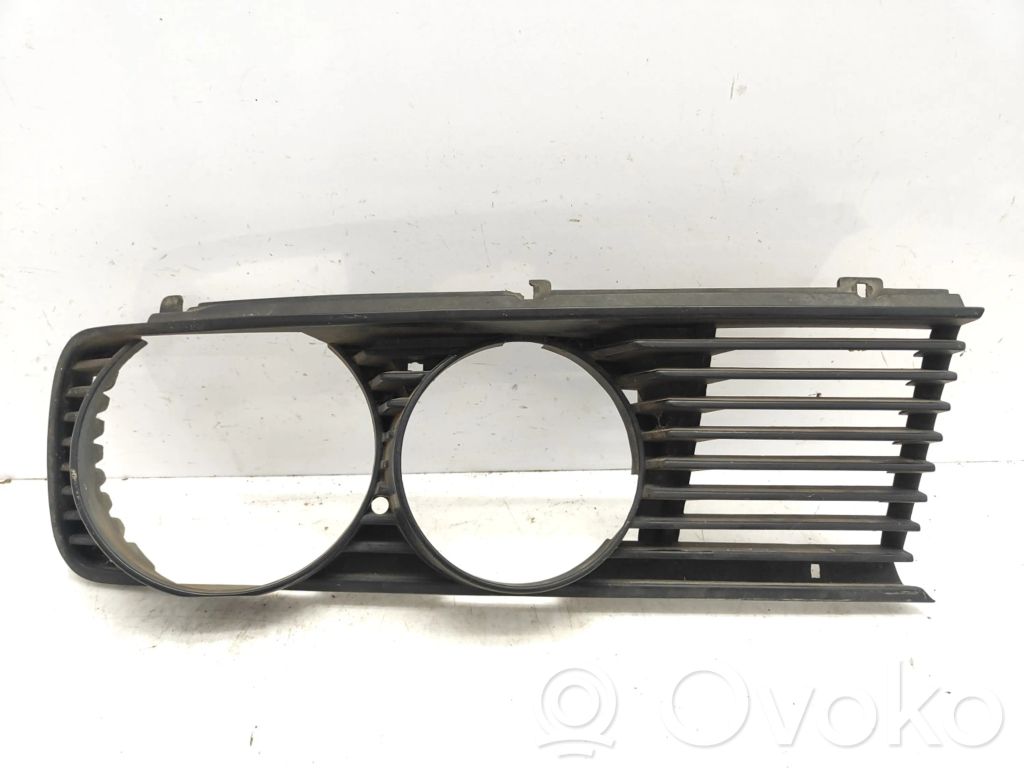 BMW 5 E28 Front bumper upper radiator grill 