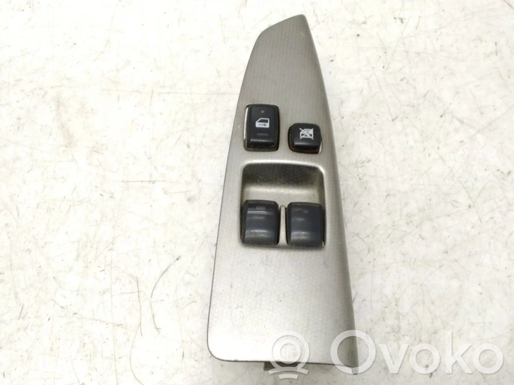Toyota Corolla Verso E121 Electric window control switch 