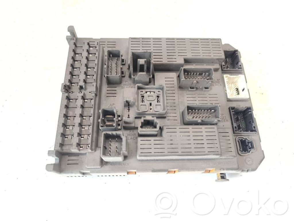Peugeot 807 Fuse module 