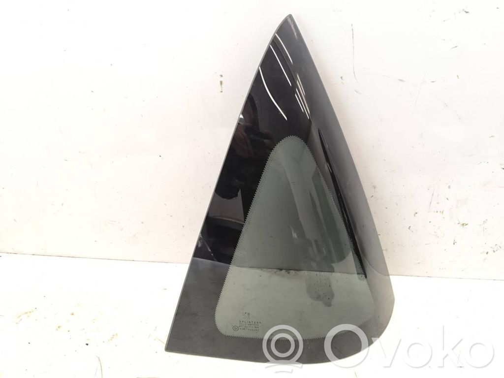 Peugeot 1007 Vidrio lateral trasero 