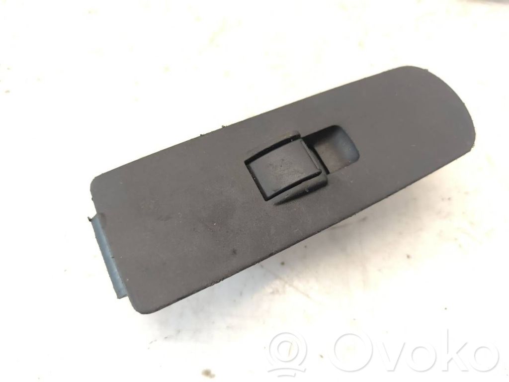 Mitsubishi Colt Electric window control switch 