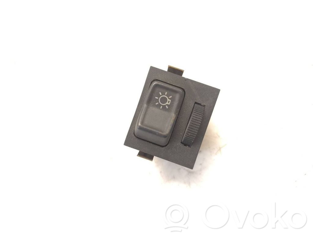 Volkswagen Polo II 86C 2F Interruptor de luz 