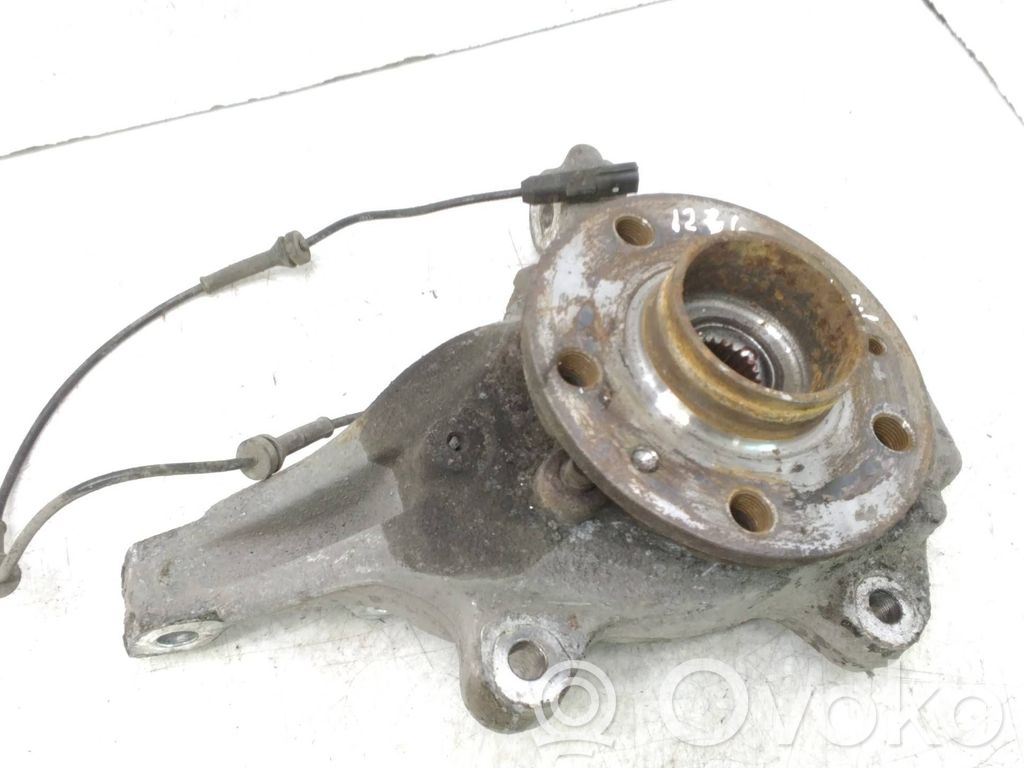 Renault Latitude (L70) Achsschenkel vorne 