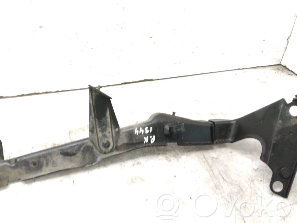 Audi A4 S4 B8 8K Uchwyt / Mocowanie błotnika przedniego 