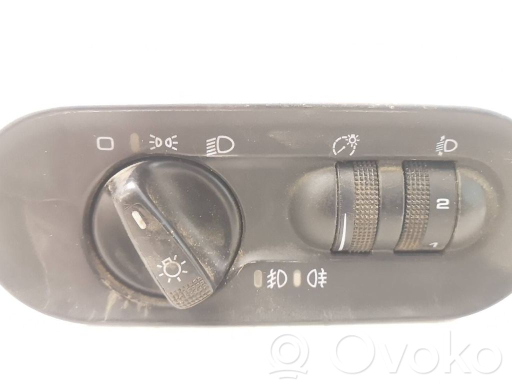 Seat Alhambra (Mk1) Light switch 
