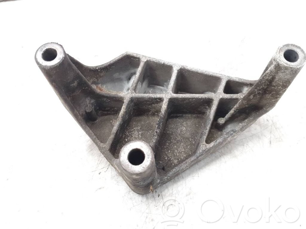 Engine mounting bracket   9127490,461117160