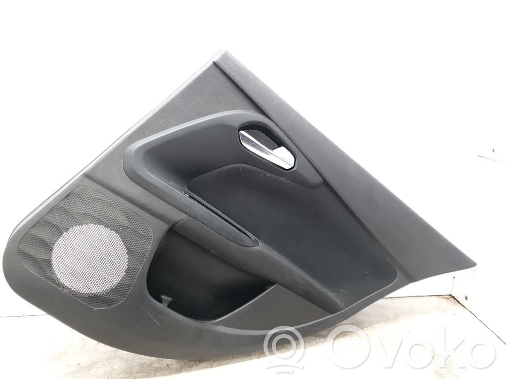 Fiat Tipo Apšuvums aizmugurējām durvīm 