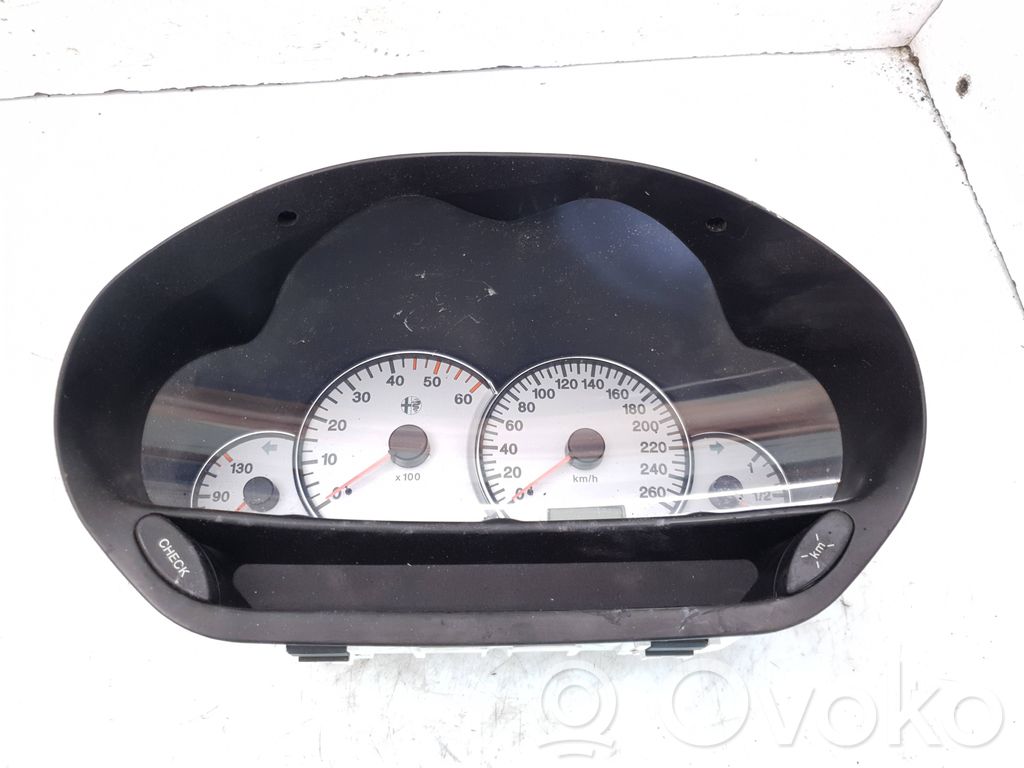 Alfa Romeo 166 Nopeusmittari (mittaristo)