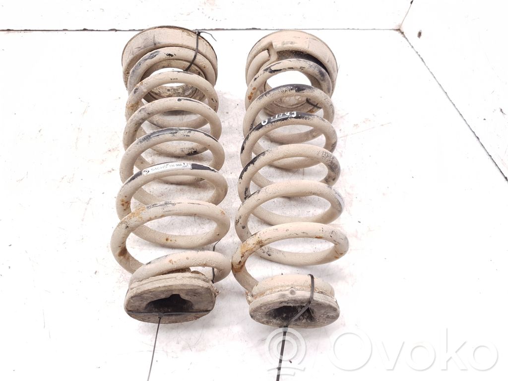 Audi A8 S8 D2 4D Muelle espiral trasero 