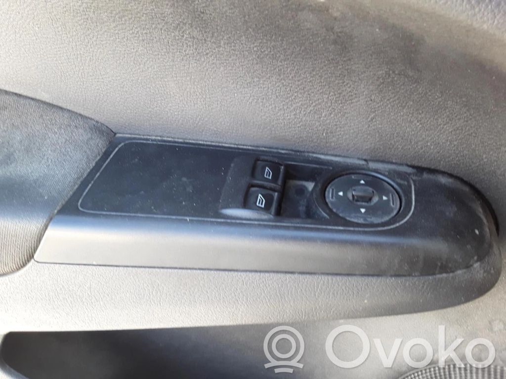 Electric window control switch   3S010138821
