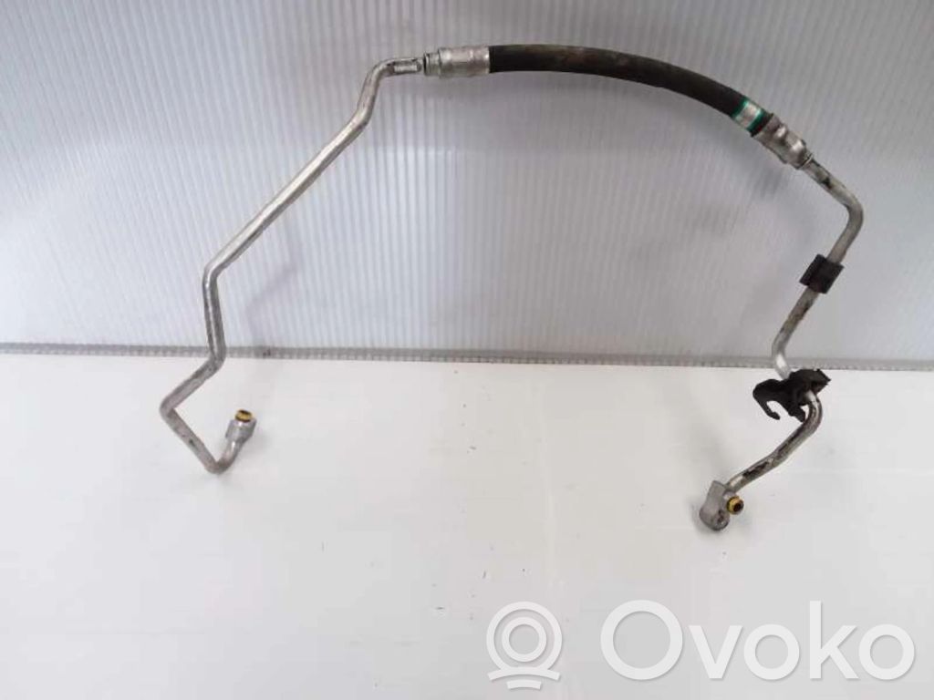 BMW 1 E81 E87 Ilmastointilaitteen putki (A/C) 
