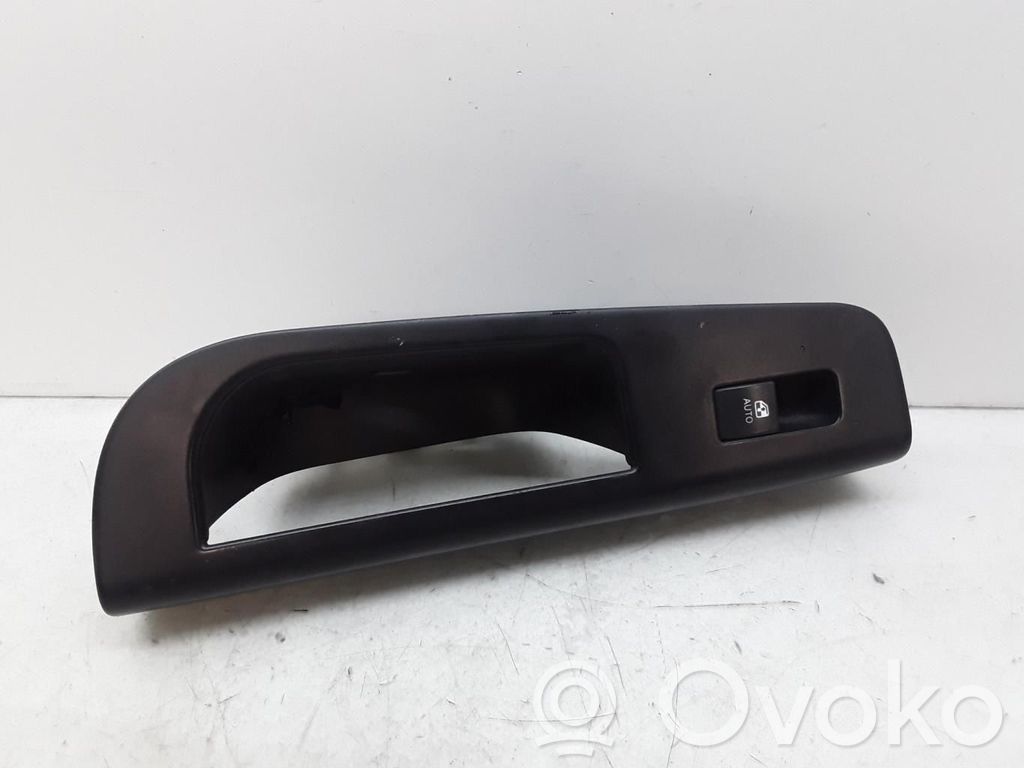Electric window control switch   833511H000