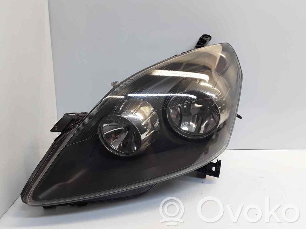 Opel Zafira B Lampa przednia 