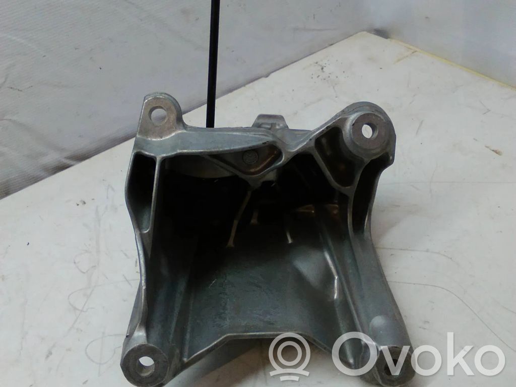 Engine mounting bracket   4M0199307BN,A1S112CU1,7M0199307BN
