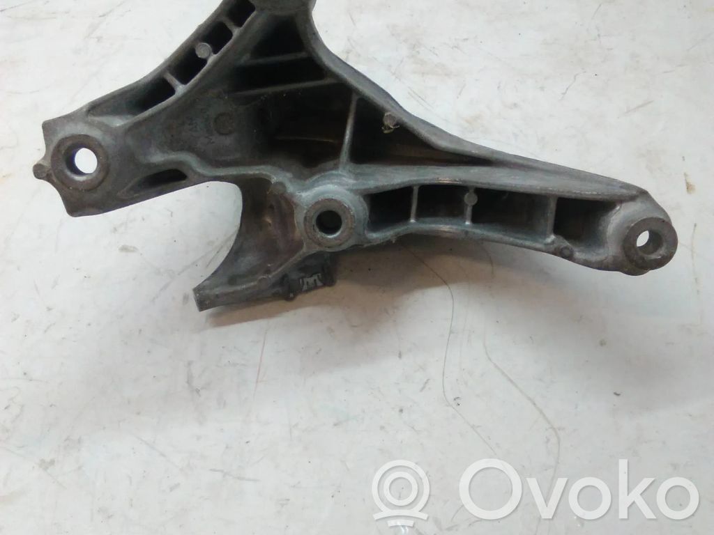 Audi Q5 SQ5 FY Engine mounting bracket 