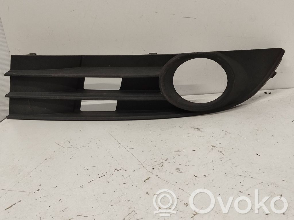 Volkswagen Touran I Pretmiglas luktura dekoratīvais režģis 