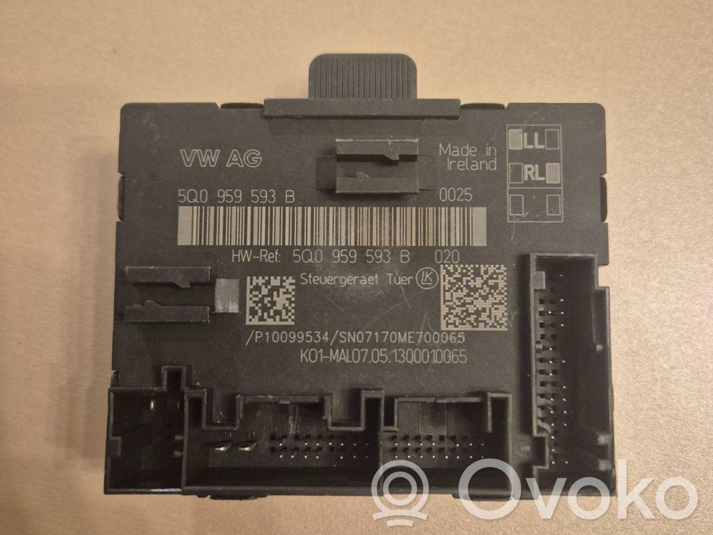 Volkswagen Touareg II Door control unit/module 
