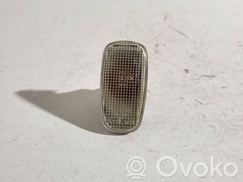 Toyota Yaris Front fender indicator light 