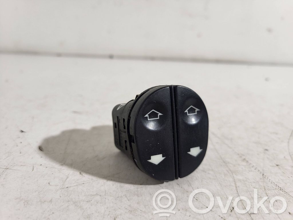 Ford Fiesta Electric window control switch 