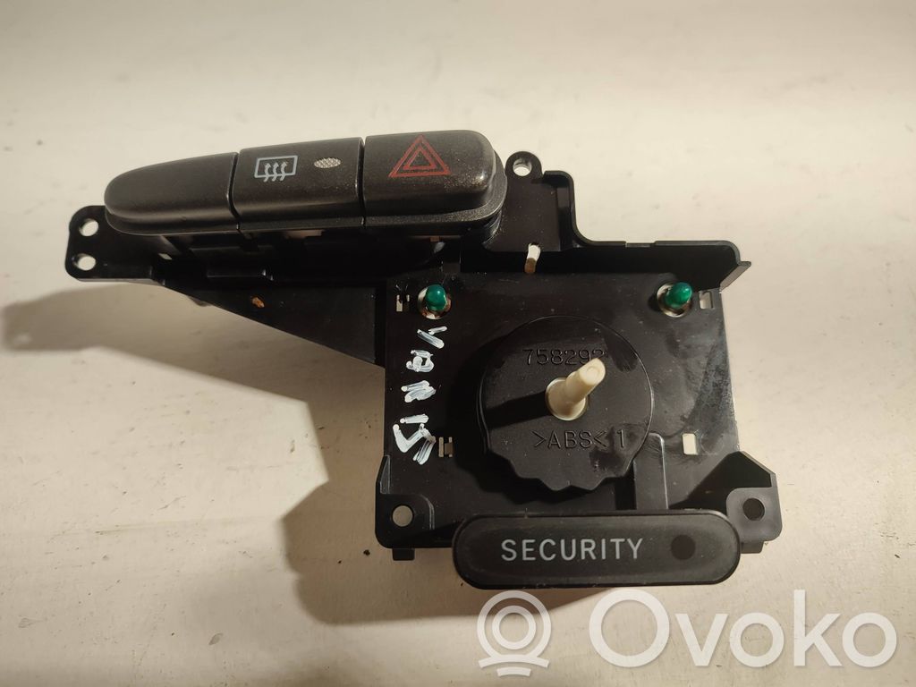 Toyota Yaris Windscreen/window heater switch 