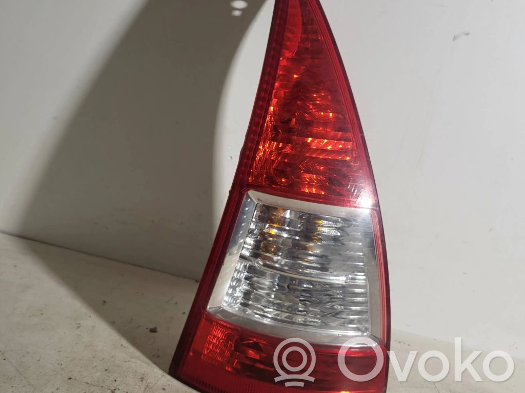 Tailgate rear/tail lights   E204060,85883322