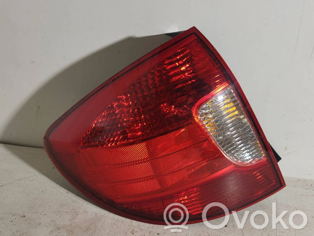 Rear/tail lights   E138464