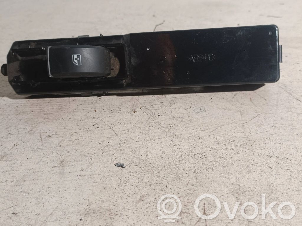 Electric window control switch   SAAB044A14