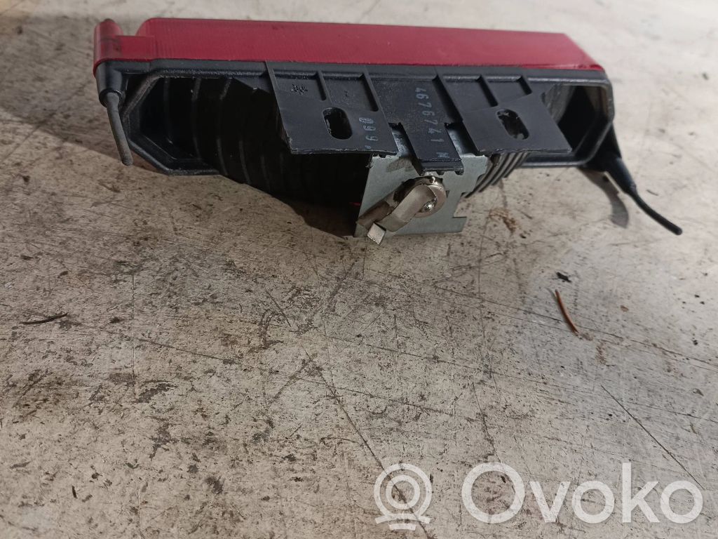Chrysler Voyager Third/center stoplight 