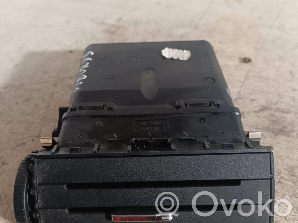 Ford C-MAX I Rejilla de ventilación central del panel 
