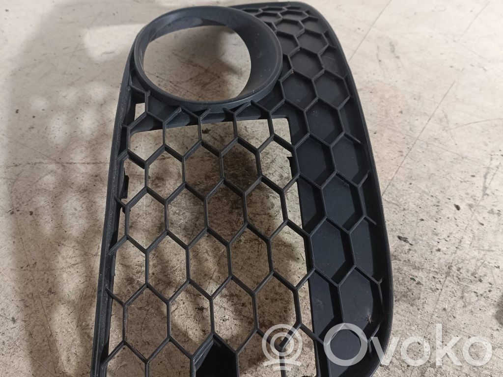 Volkswagen Golf V Mascherina inferiore del paraurti anteriore 