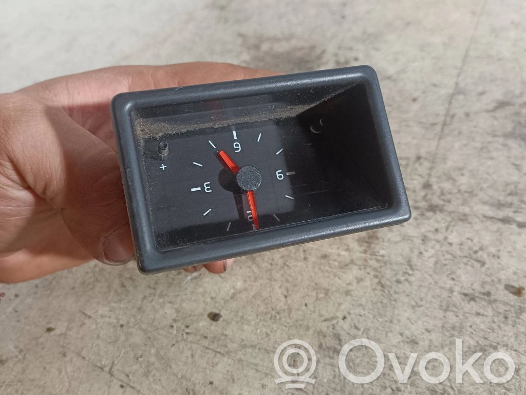 Volvo 460 Clock 