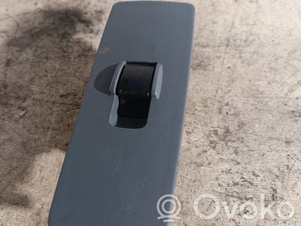 Electric window control switch   MN141018,2994D6,C8DD389M