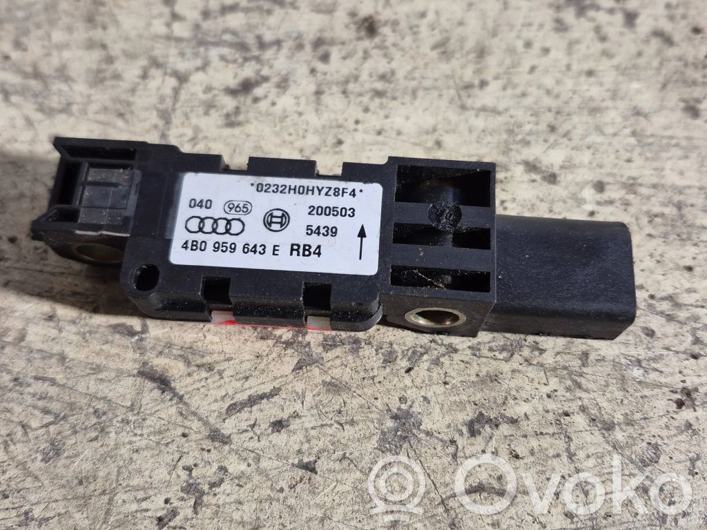 Audi A6 S6 C5 4B Czujnik uderzenia Airbag 