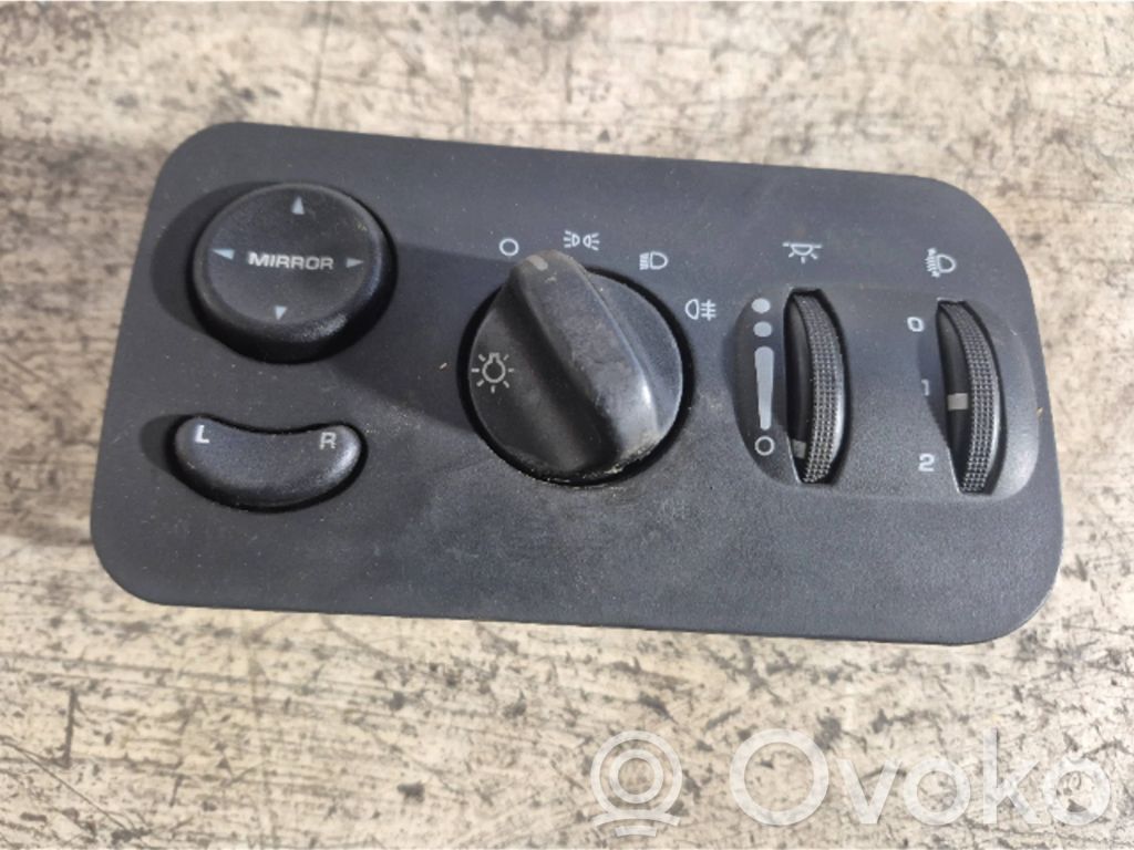 Chrysler Grand Voyager IV Light switch 