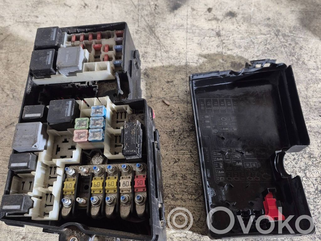 Ford Focus Drošinātāju kaste (komplekts) 