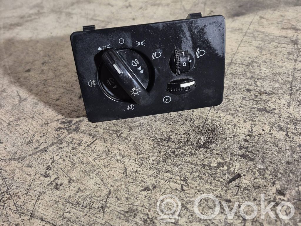 Ford C-MAX I Light switch 